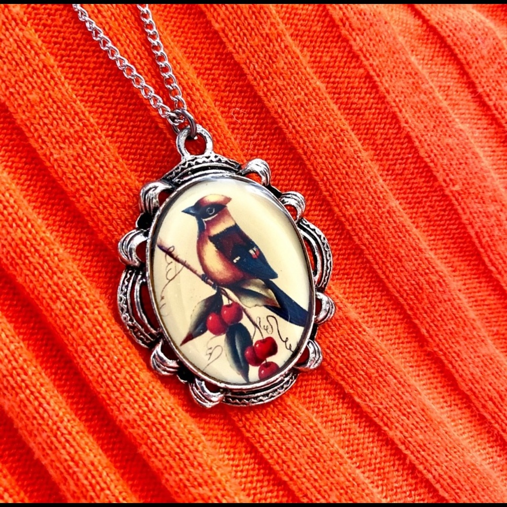 Bird oval pendant silver necklace